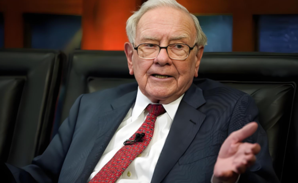 “股神”巴菲特仍坐镇投资一线：小额出手、加仓美债，直言苹果暂无吸引力！